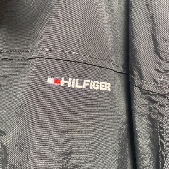 Tommy Hilfiger jacket rain jacket and hoodie pops out from collar - Picture 2 of 5